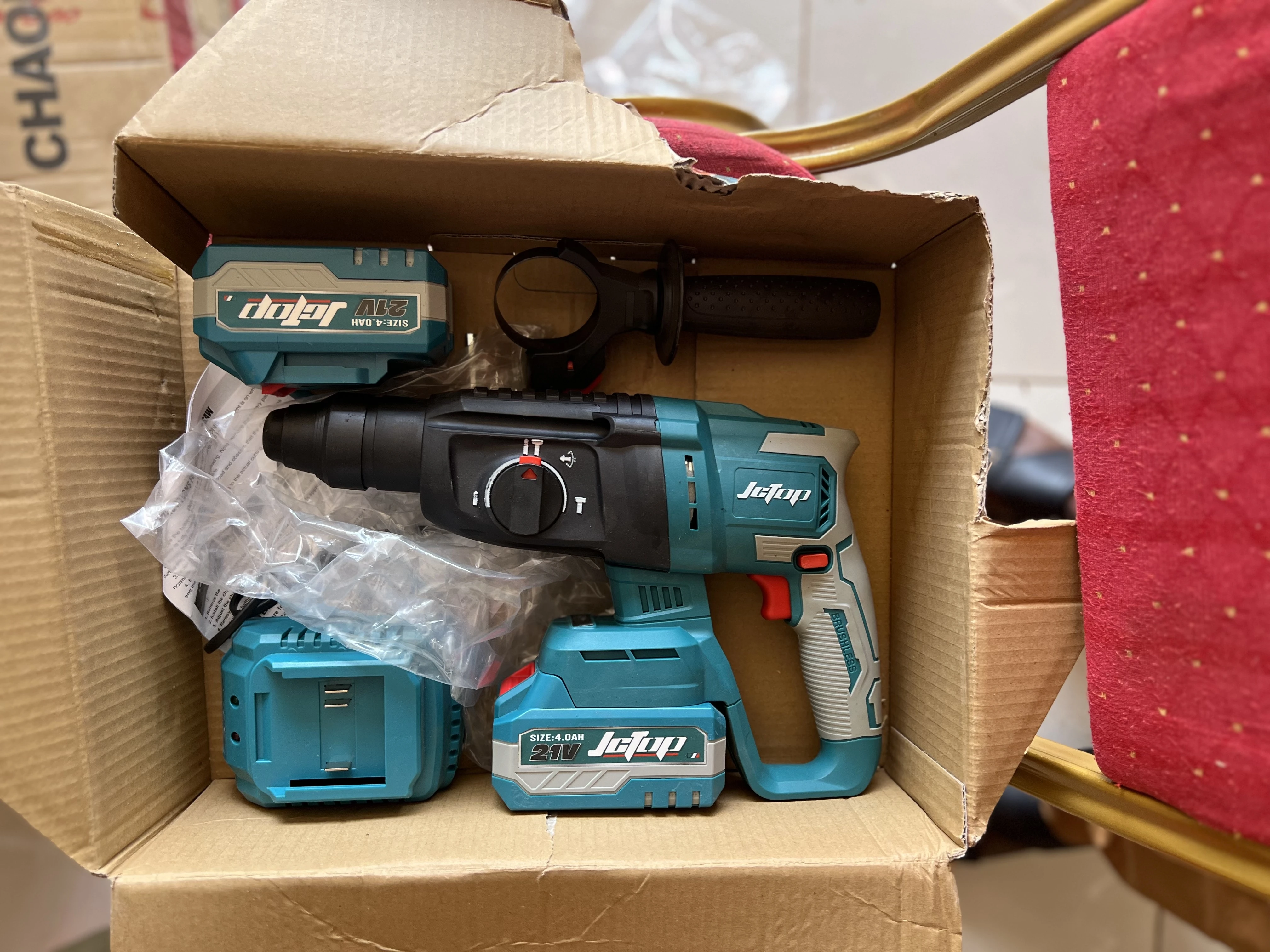 Marteau perforateur á batterie